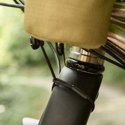 Fixierung der Speck Gear Food-Bags an der Gabelkrone, Nahaufnahme seitlich