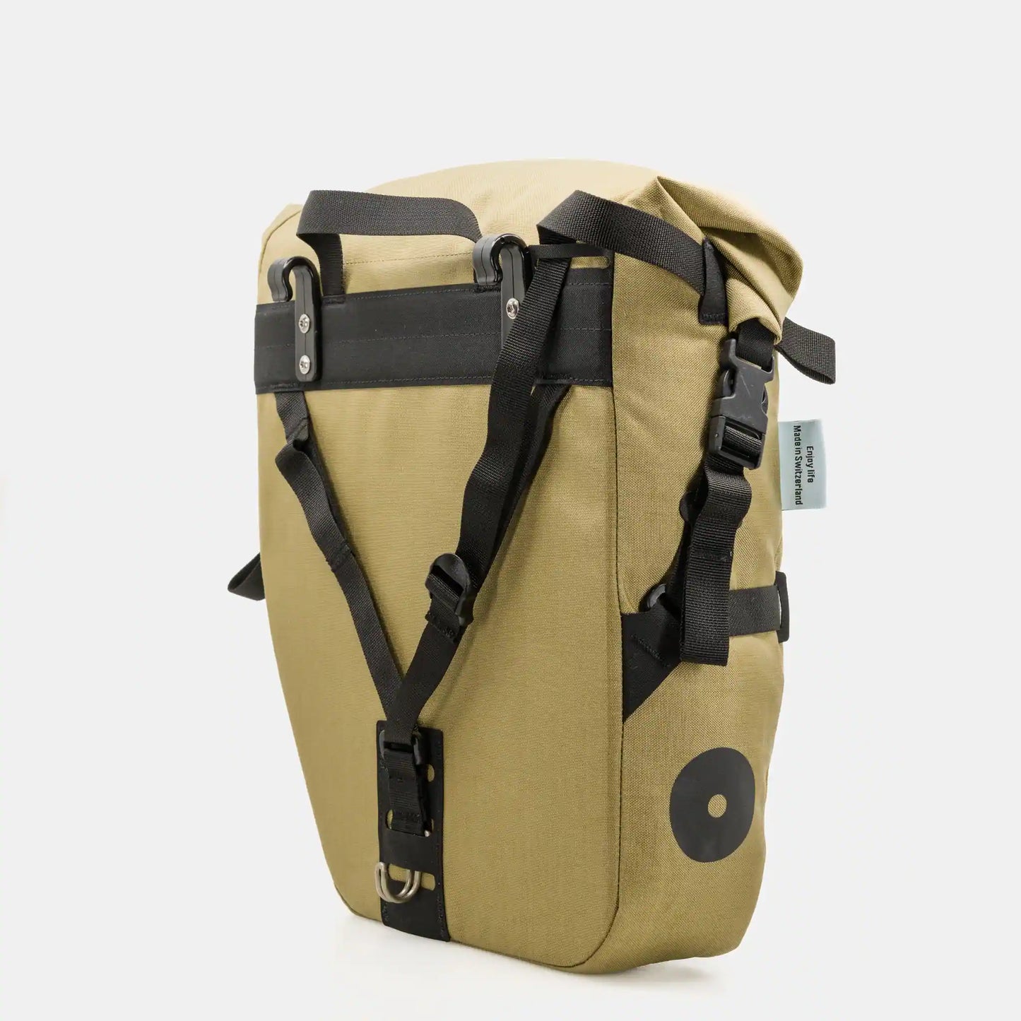Speck Gear Packtasche in Ingwer – Bikepacking Mini Pannier seitlich von hinten mit Befestigungssystem