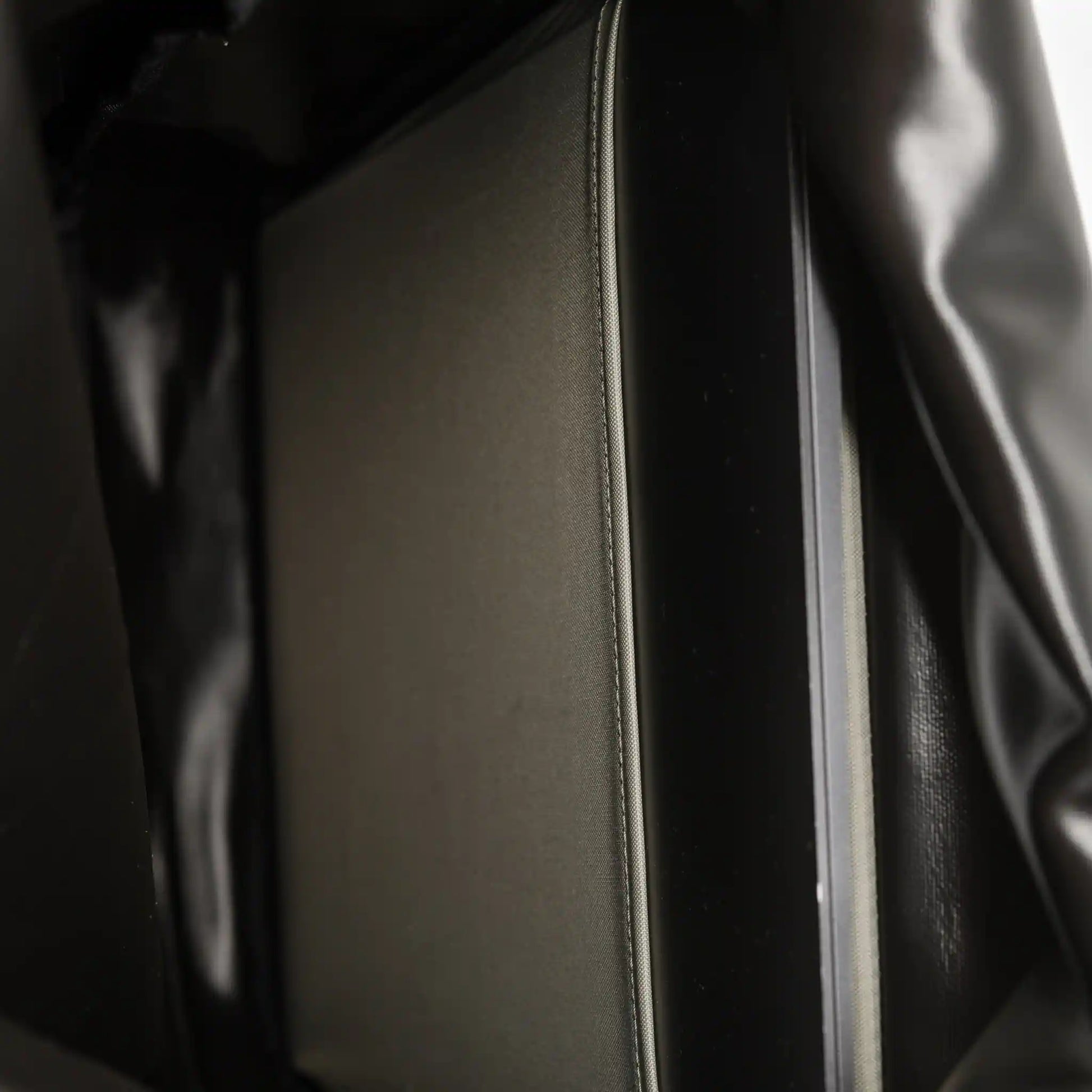 Speck Gear Mini Pannier Innenfach mit Laptop