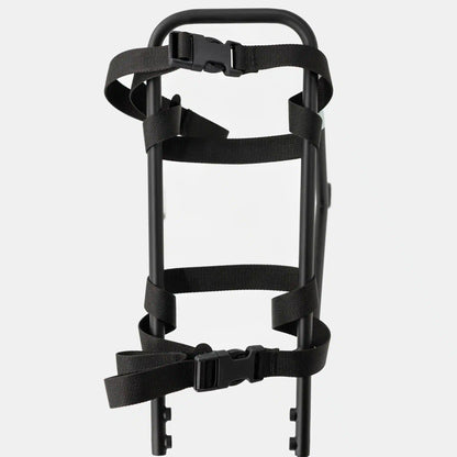 Montage der Speck Gear Gurte am Gepäckträger um ein Rack-Pack zu befestigen