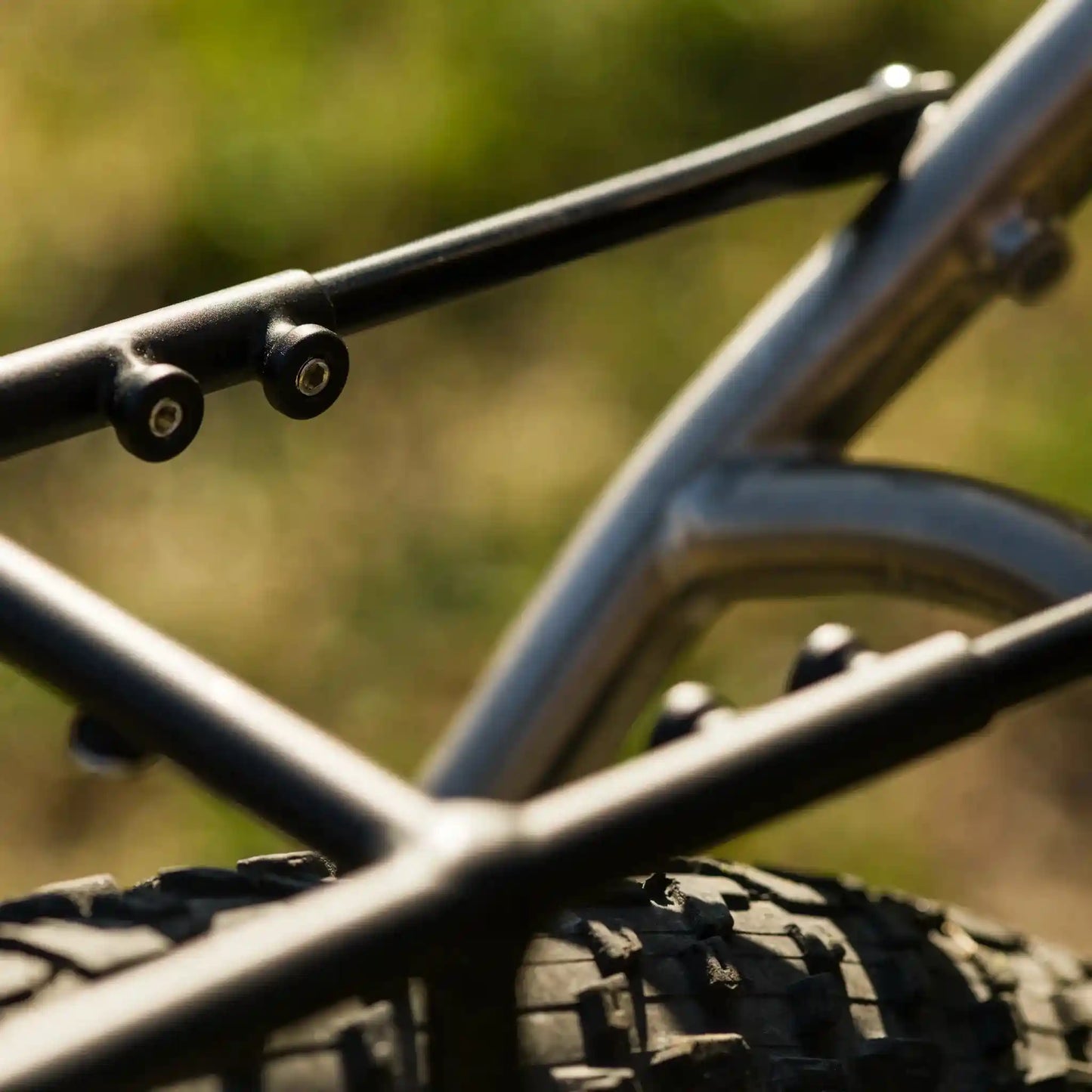 V-Rack Streben Befestigung