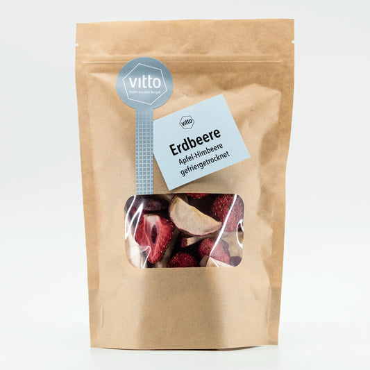 Verpackte Fruchtmischung (Sichtfenster) mit Erdbeere, Apfel und Himbeere